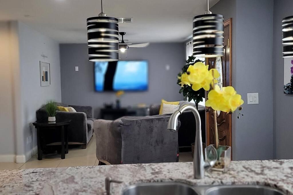 K - Fully Remodeled And Professionally Decorated Las Vegas Extérieur photo